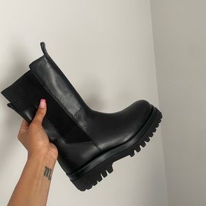 Biker boots
